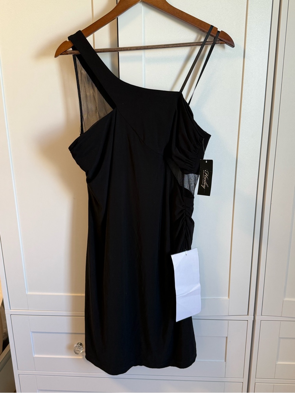 Adrianna Papell Black One-Shoulder Asymmetric Cocktail Dress